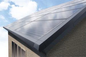 家に穴をあけない工法による屋根一体型太陽電池 クイック屋根工事