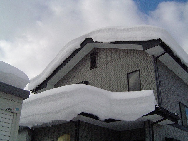 トタン屋根　雪止め金具