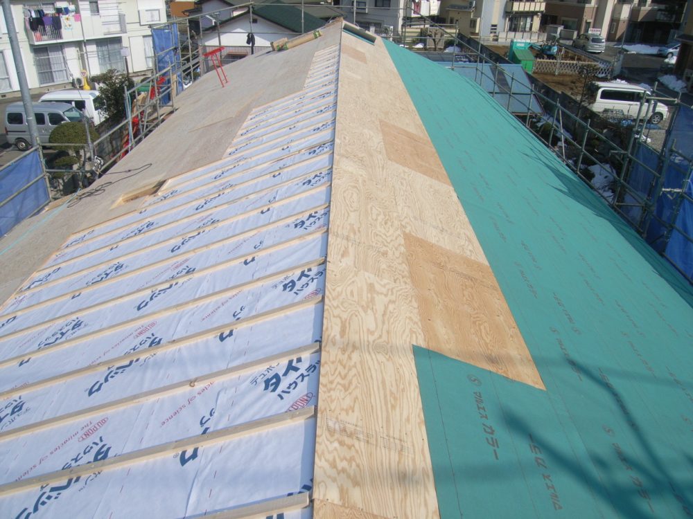 【屋根断熱】スタイロフォームで屋根断熱!メリット・デメリットと失敗しない施工の注意点 - 屋根、外壁サイディング、雨漏りの修理は【クイック屋根工事】